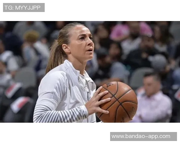 哈蒙执教王牌四年三夺总冠军成就WNBA传奇教练之路