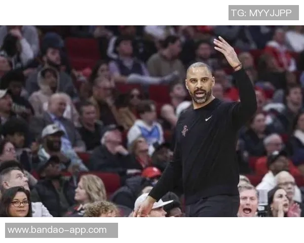 乌度卡直言球队失误频繁对手展现强大身体对抗能力