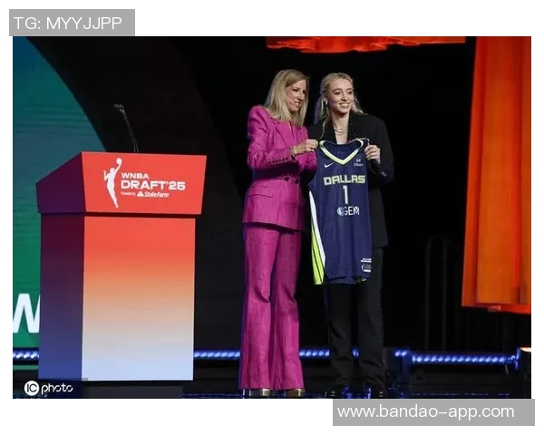 2026WNBA模拟选秀飞翼队选贝茨佩奇女友名列第四引关注 2026WNBA模拟选秀飞翼队选贝茨佩奇女友名列第四引关注