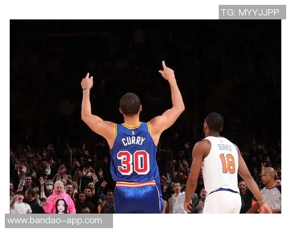 克洛尼首节火力全开四记三分狂砍13分1板1断展现神准外线能力 克洛尼首节火力全开四记三分狂砍13分1板1断展现神准外线能力