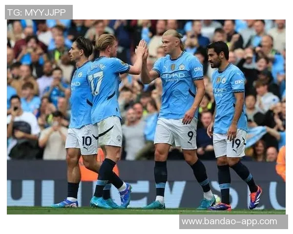 2025年英超激战正酣枪手领跑积分榜曼城紧追维拉表现抢眼