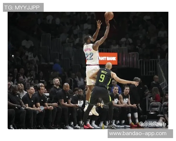 德里克怀特表现低迷12投仅3中三分球命中率不佳失误频繁