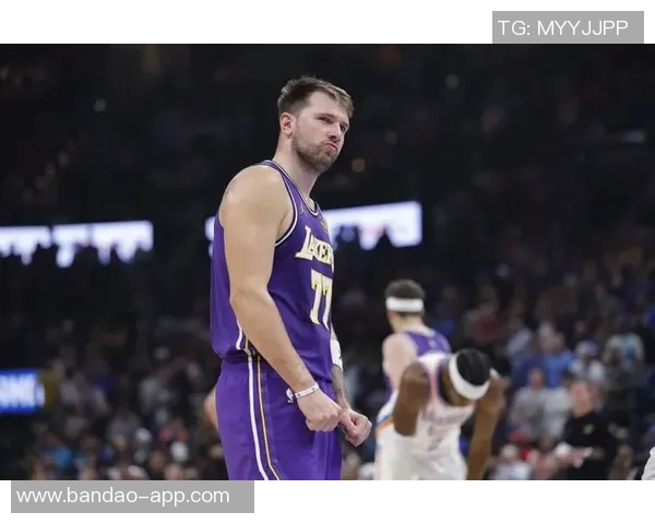 艾顿谈东契奇与里夫斯的球风对比认为前者似保罗后者如布克